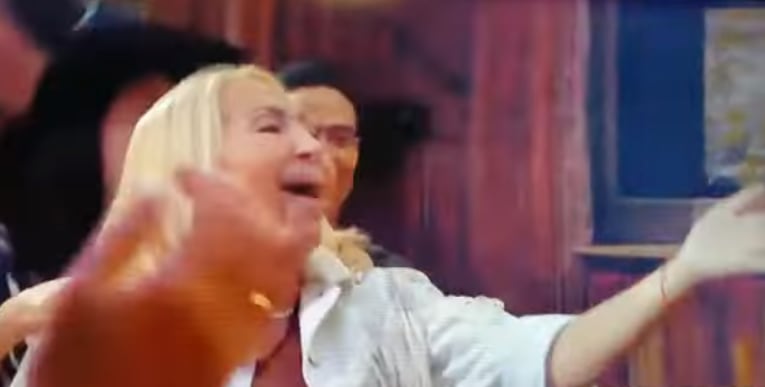 Laura Bozzo reacciona a beso con Luis 'Potro' Caballero.