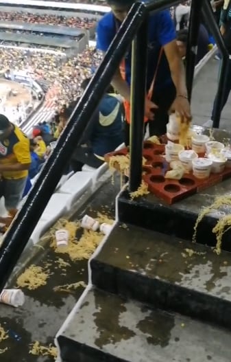 Vendedor tira todas las sopas Maruchan