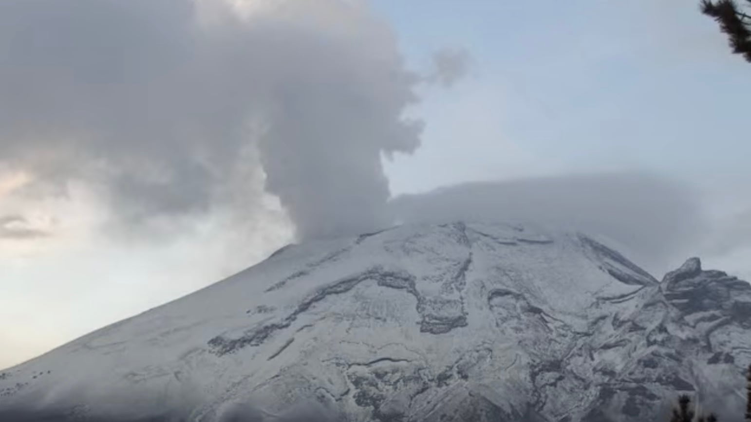 Volcán Popocatépetl hoy 26 de marzo: Amanece nevado