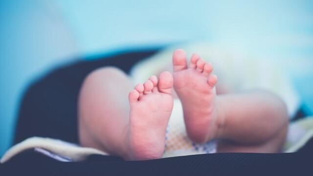 Bebé se intoxica con 'gas de la risa'