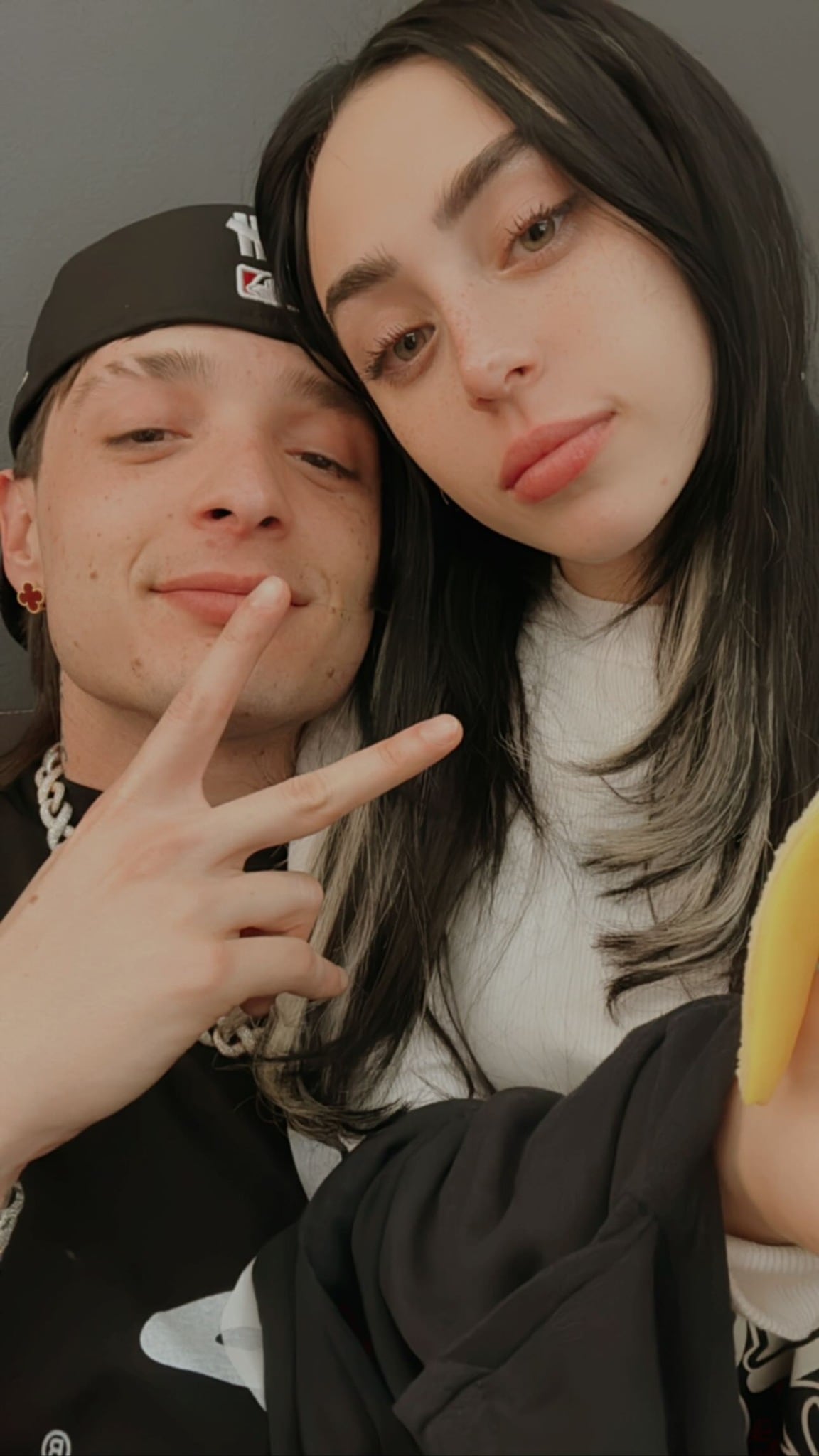 Peso Pluma comparte tierna foto con Nicki Nicole.