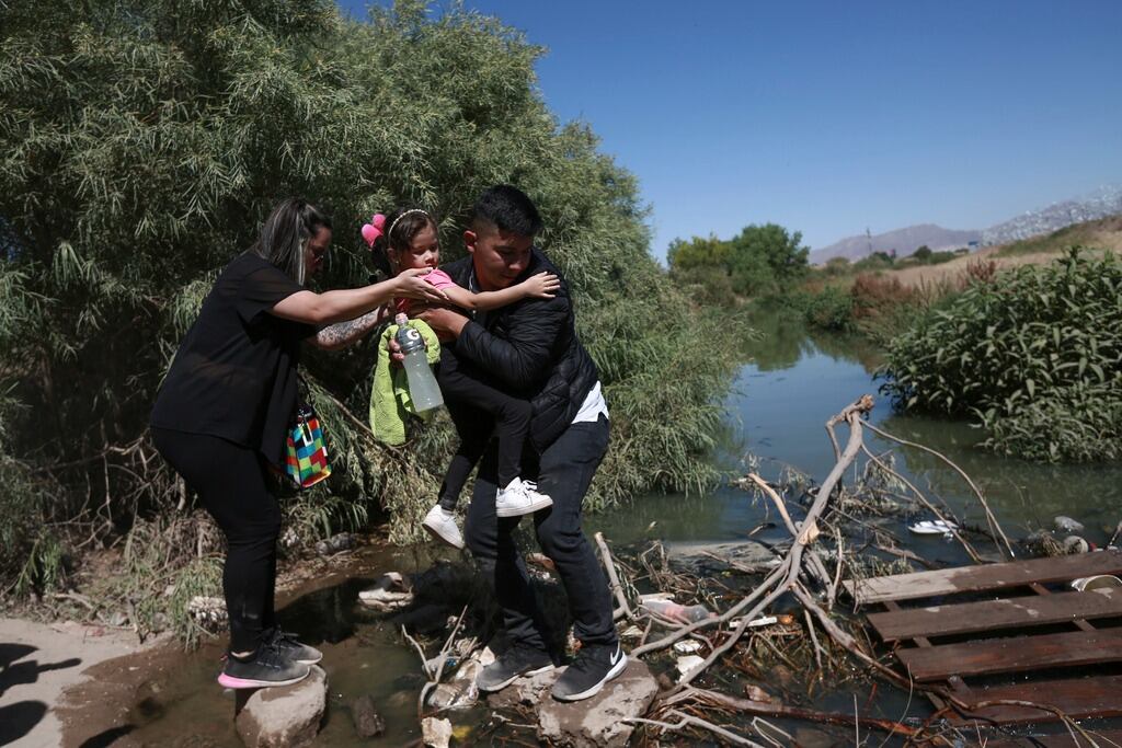 Migrantes en frontera norte de México con Estados Unidos