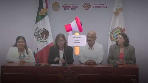 Protesta de maestros irrumpe en conferencia de Rocío Nahle en Veracruz