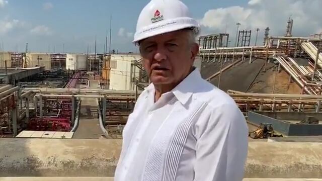 AMLO en refinería de Minatitlán