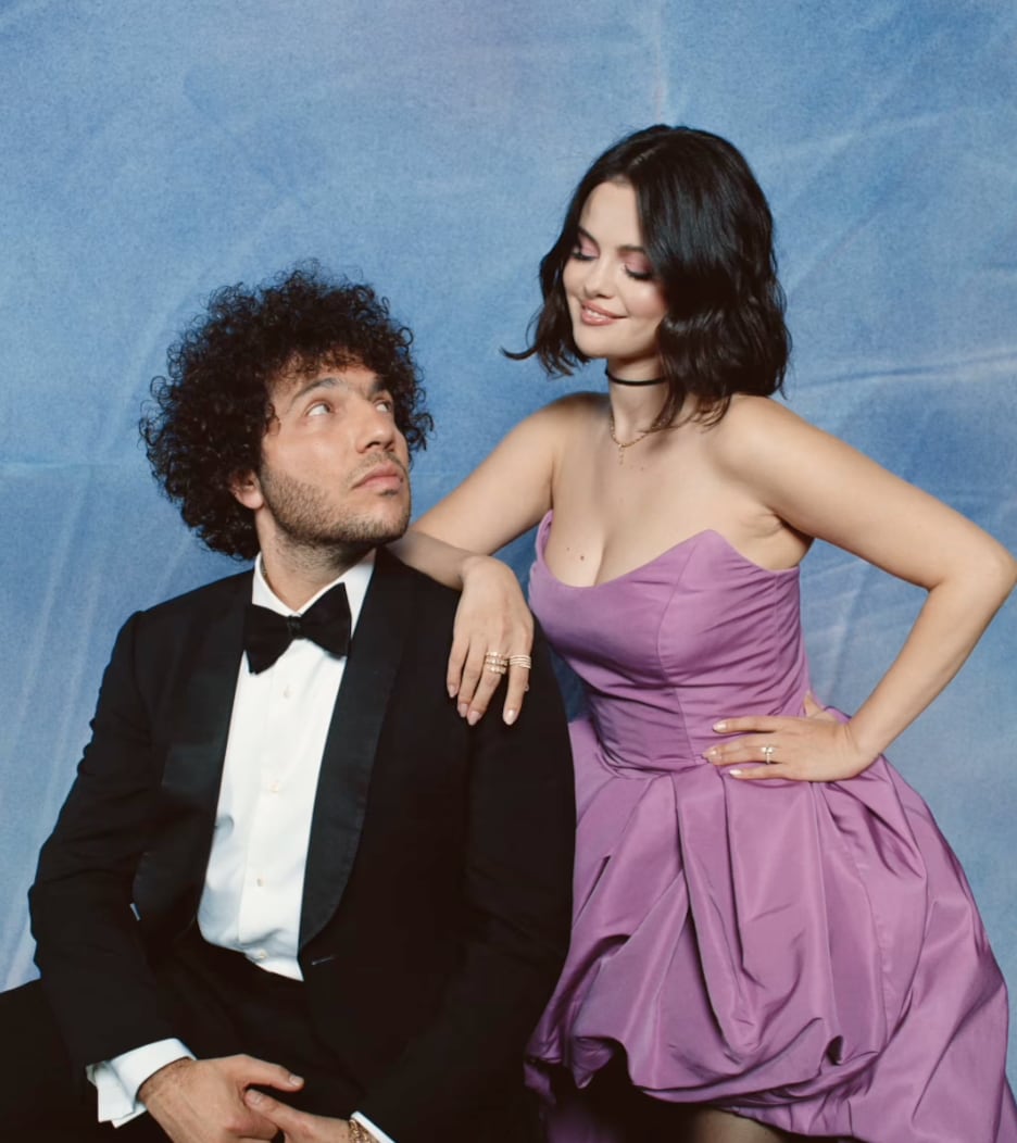 Benny Blanco organiza una graduación a Selena Gomez