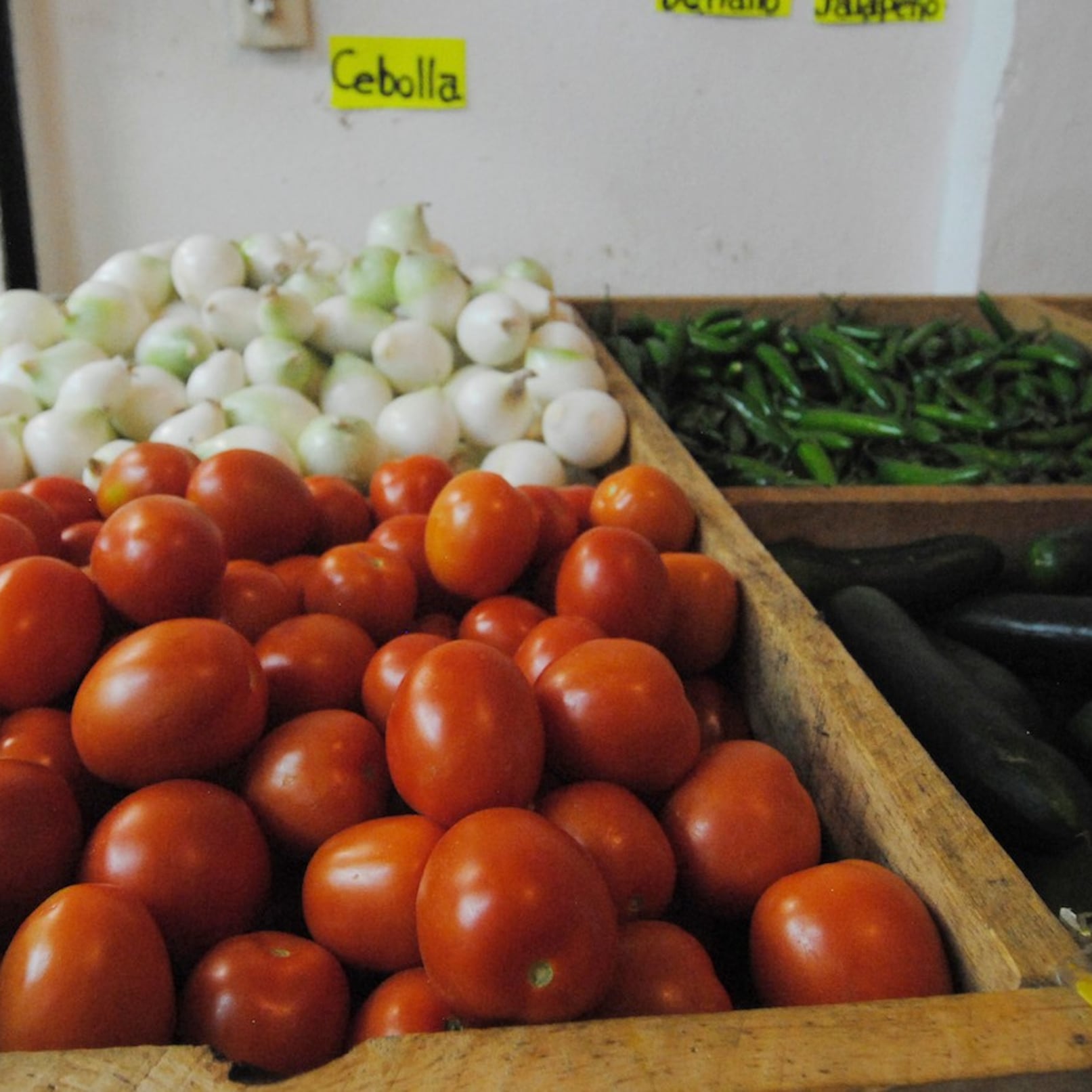 Inflación en México sube por jitomate y chile en abril: Inegi