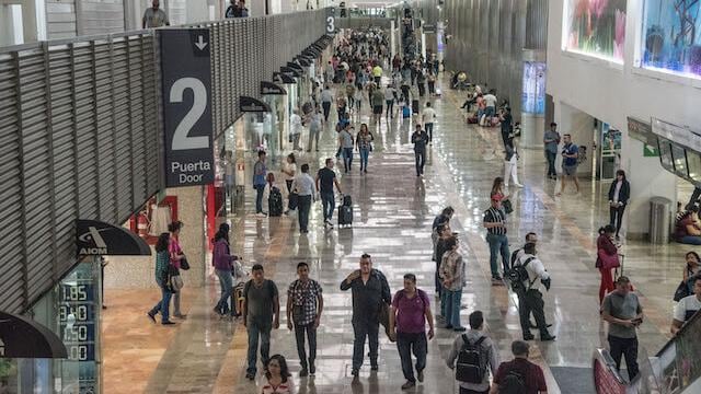Migración niega asilo en México a familia afgana