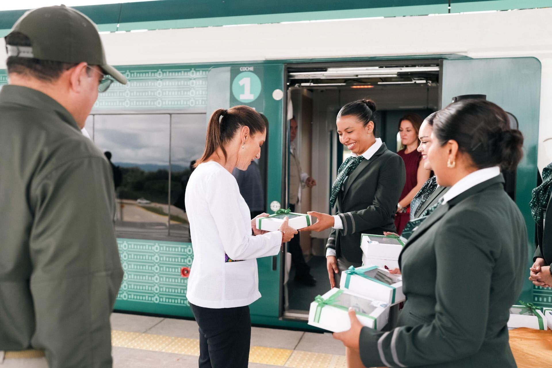 Claudia Sheinbaum celebra la hazaña de la obra durante inauguración de los tramos 6 y 7 del Tren Maya