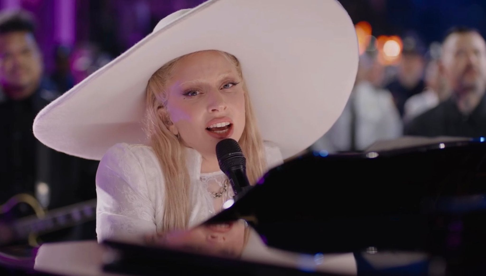 Lady Gaga en pre show del Super Bowl 2025