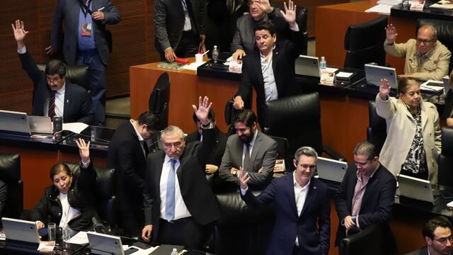 Bancada de Morena en el Senado, encabezada por Adán Augusto López