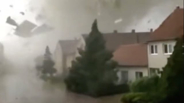 Vista de un tornado desde adentro