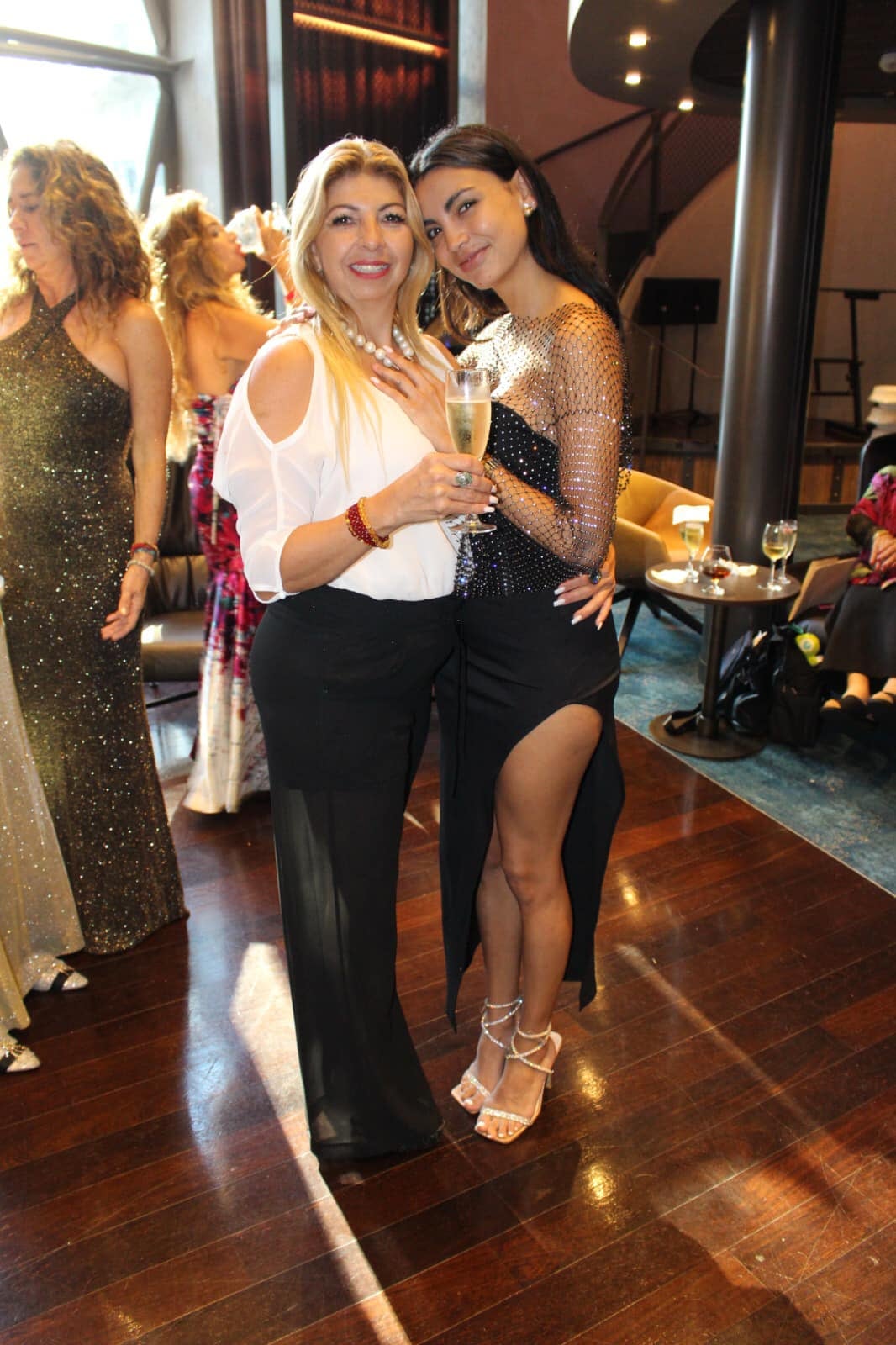 Andrea Otaolaurruchi con su mamá Tita.