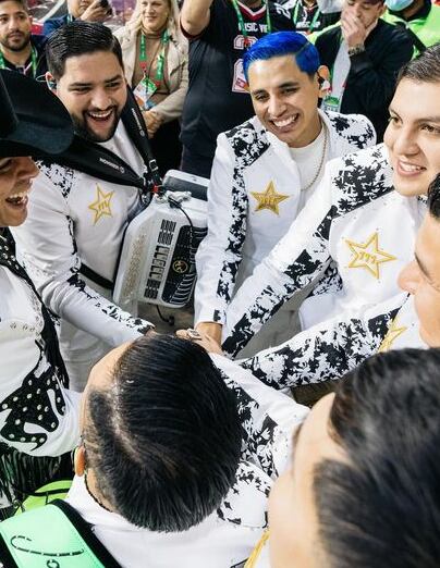 Grupo Firme antes de ser abucheados