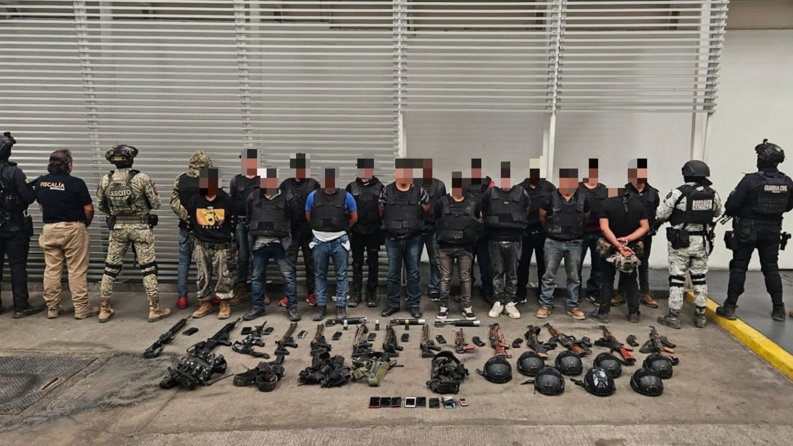 Golpe contra el narcotráfico en Michoacán: 17 detenidos y 14 armas largas aseguradas