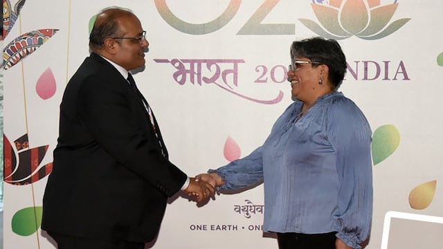 Raquel Buenrostro llega a la Cumbre del G20