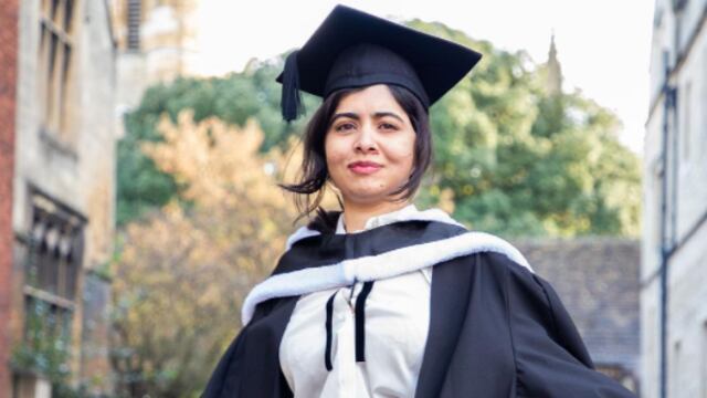 Malala Yousafzai durante su titulación
