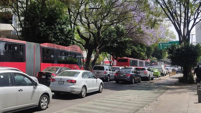 Línea 1 del Metrobús detenida por manifestación