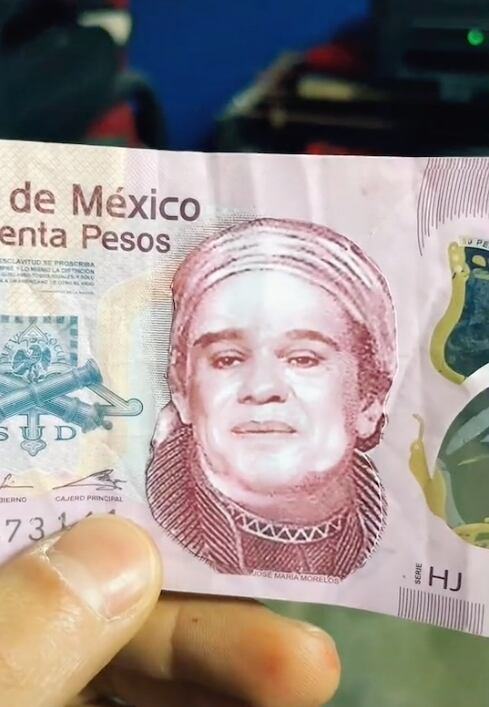 Billete falso de 50 pesos con cara de Juan Gabriel