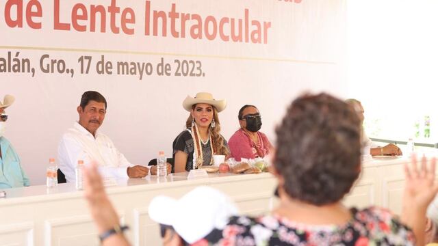 Evelyn Salgado en Jornada de Cirugía de Cataratas