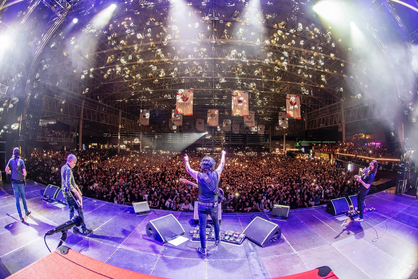 Caifanes dedica "Antes de que nos olviden" a las madres buscadoras en la Fenaza 2025