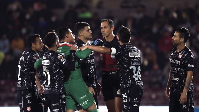 Luis Enrique Santander expulsa a Luis Malagón