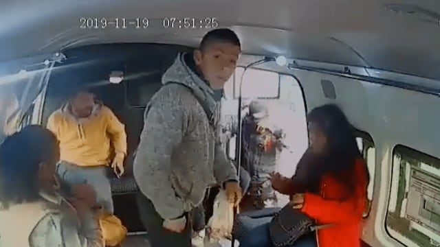 Un par de sujetos asaltaron a los pasajeros.