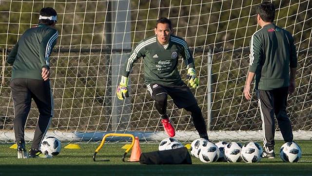 Rodolfo Cota en el ensayo del Tri.