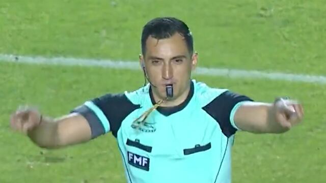 Existen contradicciones en la jugada anulada a la Franja