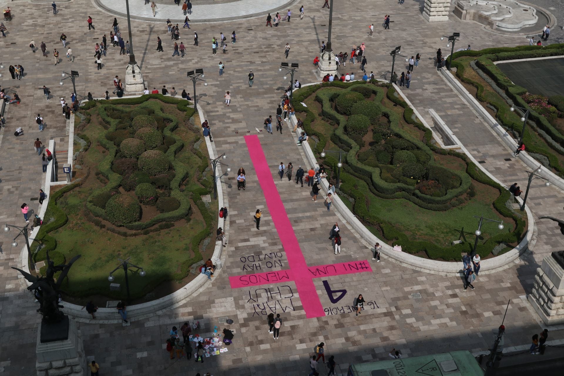 Cruz Rosa para protestas contra violencia de género