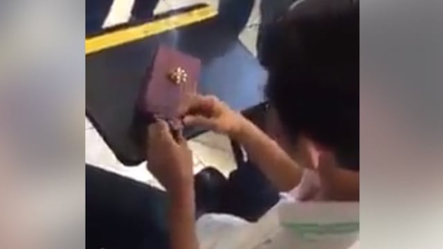 El joven llegó a las lágrimas por la solidaridad de sus compañeros