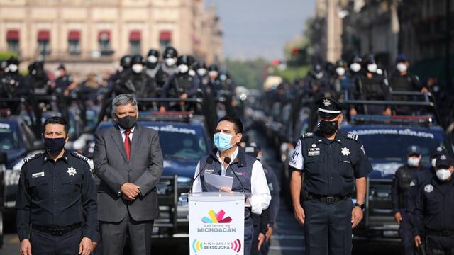 Entrega de patrullas en Michoacán