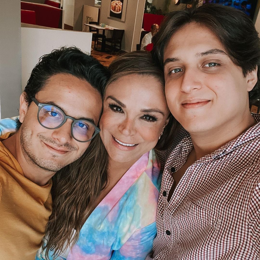 Alejandro Bezares, Brenda Bezares y Alan Bezares, familia de Mario Bezares.
