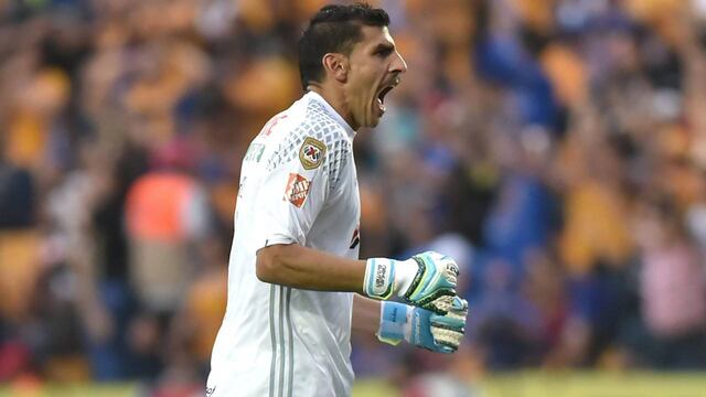 Guzmán en juego contra Pumas.