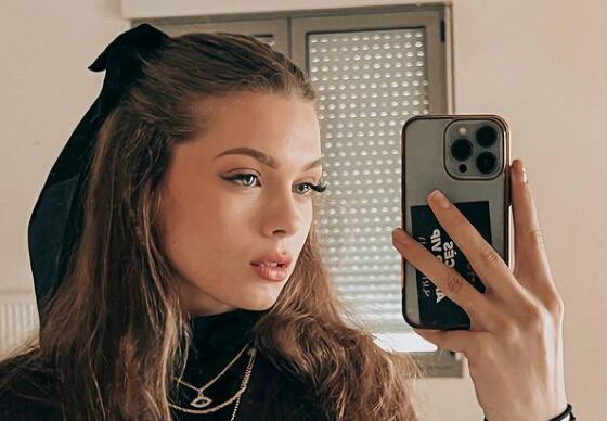 Olympe, la youtuber que planea el suicidio asistido