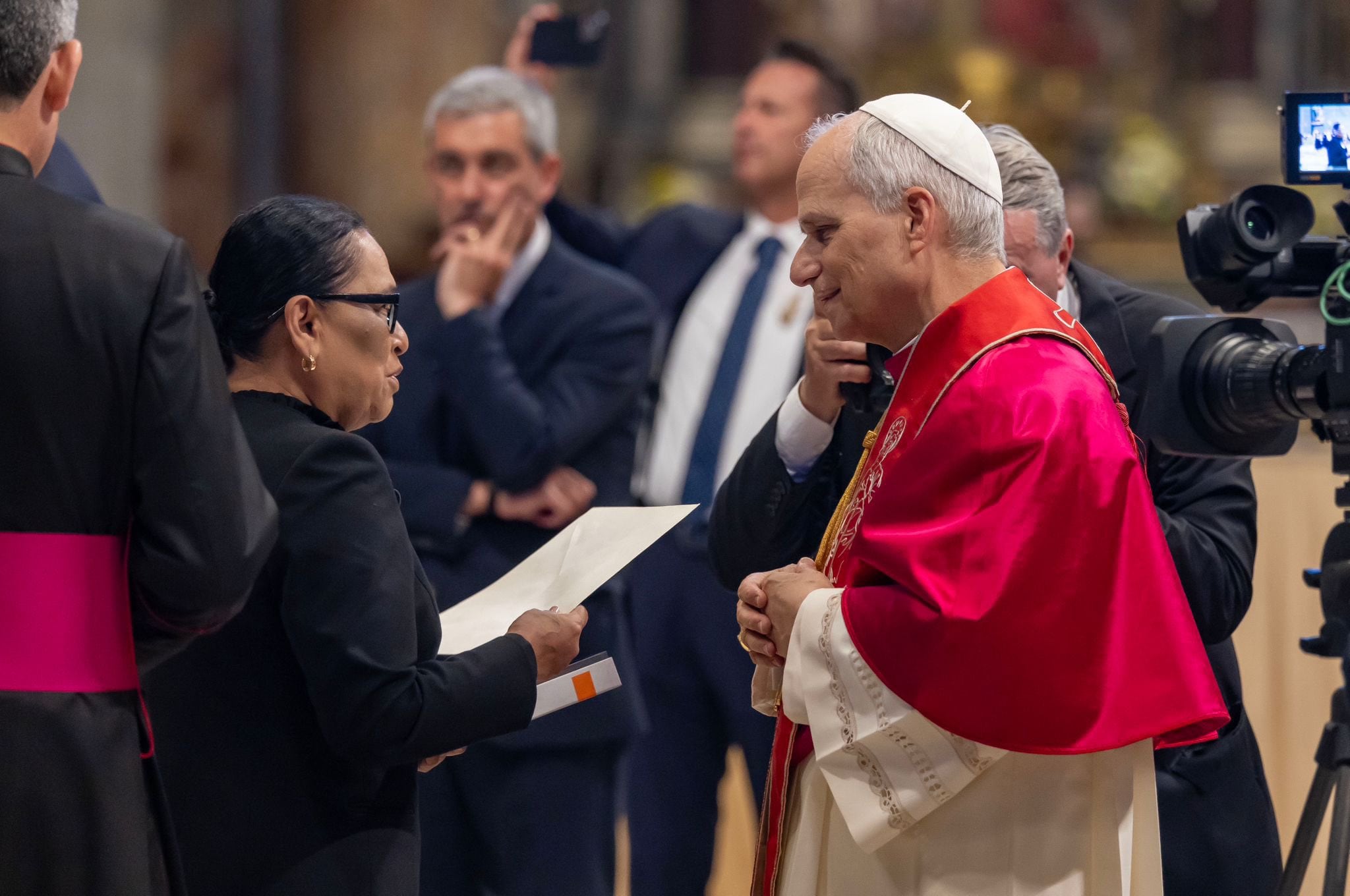 Papa León XIV recibe carta para visitar a México