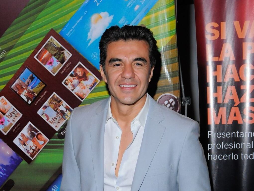 Adrián Uribe, comediante.