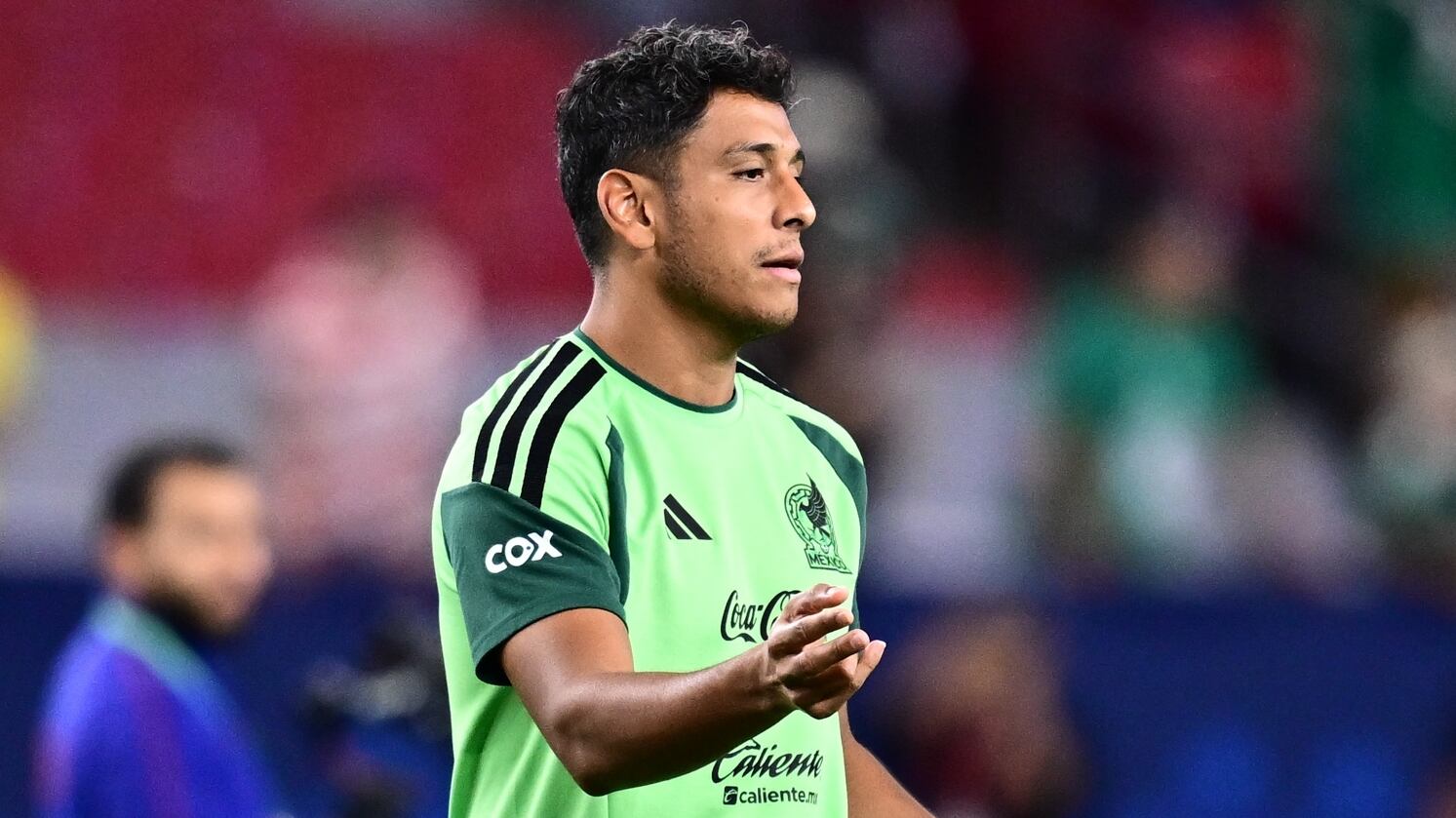 Selección Mexicana confirma baja de Luis Romo para enfrentar a Chile por lesión