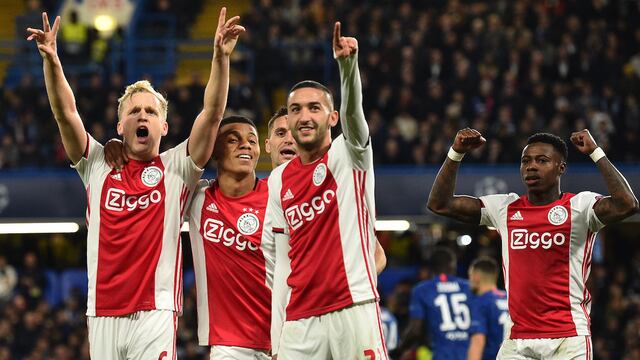 Ajax empató 4-4 ante el Chelsea