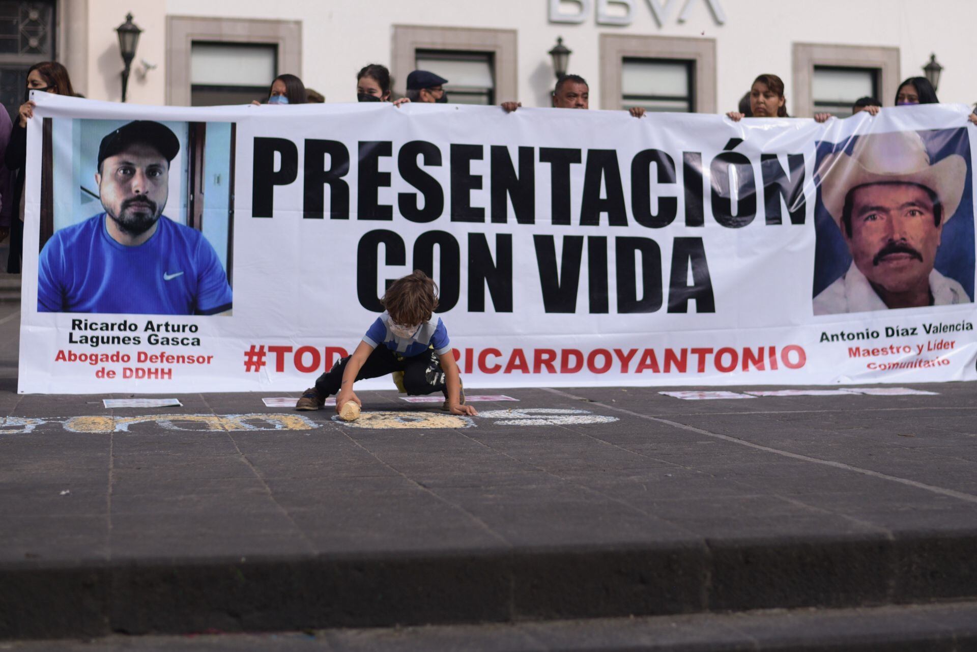 Protesta por la aparición con vida de los defensores