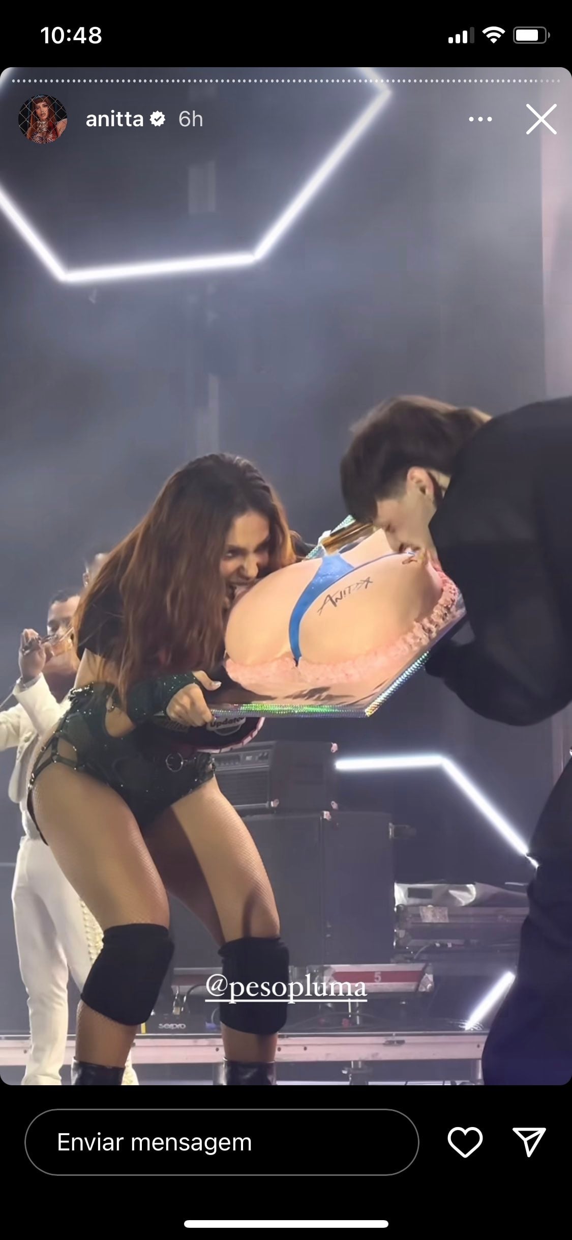 Peso Pluma y Anitta