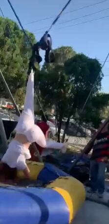 Joven sufre accidente en trampolín