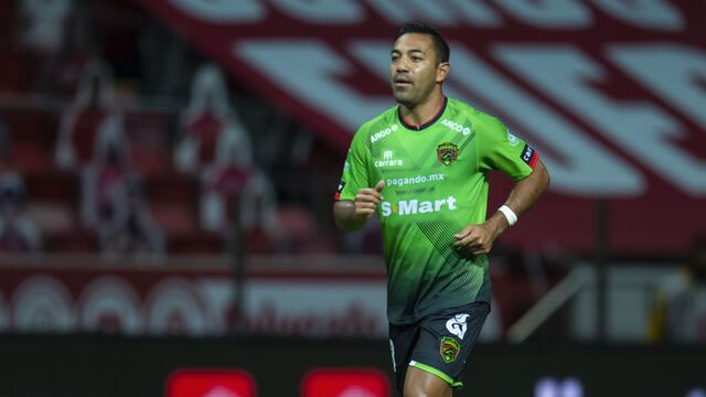 Marco Fabián en un partido con el FC Juárez