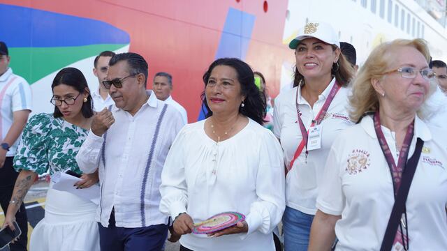Abelina López recibió al primer crucero de la temporada