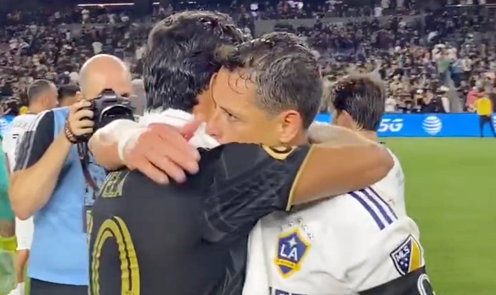 Chicharito y Carlos Vela