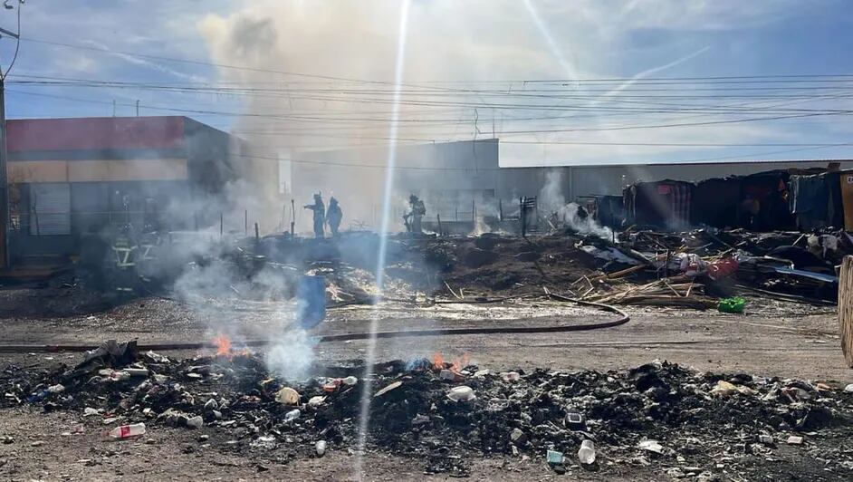 INM Chihuahua reporta incendio en campamento migrante provisional