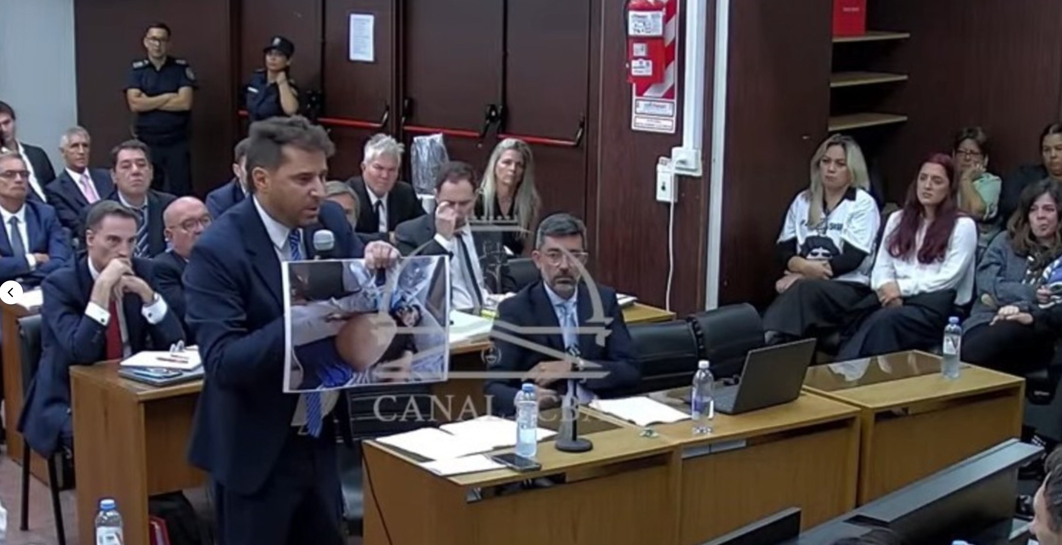 Foto de Diego Maradona en su lecho de muerte