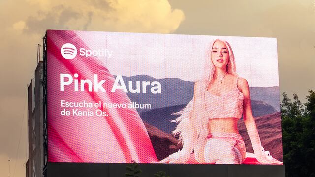 Kenia Os, Pink Aura