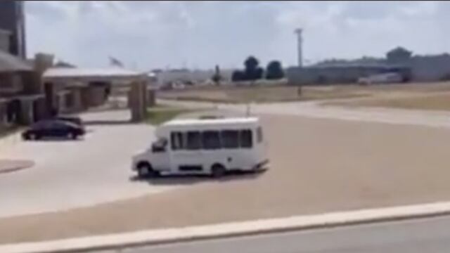 Los atacantes estarían a bordo de diferentes vehiculos