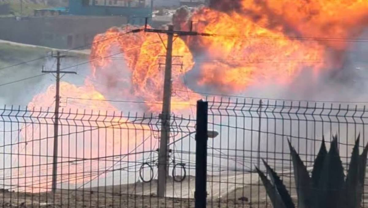 Incendio en ducto de Pemex en Playas de Rosarito