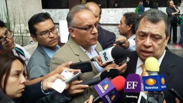 En breve conferencia de prensa señaló que el trabajo del exprocurador Jesús Murillo Karam fue “serio y profesional” al investigar lo ocurrido la noche del 26 de septiembre.